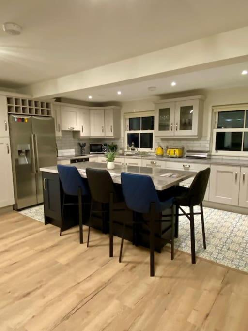 Modern Family Home Castleisland Exterior foto